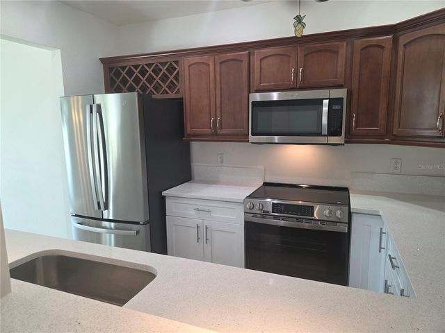 507 PLAZA SEVILLE COURT 15, St Petersburg, FL 33706
