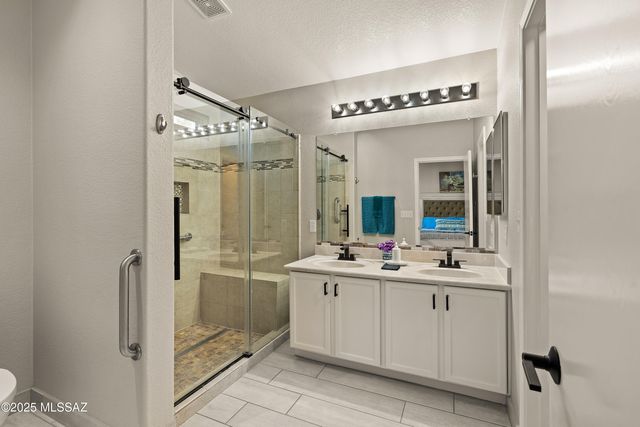 3264 S Thunder Chorus Road, Tucson, AZ 85713