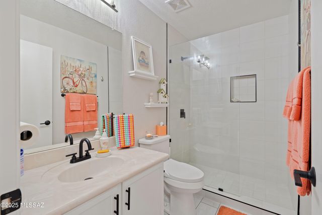 3264 S Thunder Chorus Road, Tucson, AZ 85713