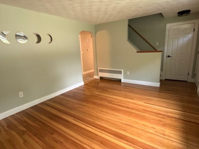 7 Wayne Dr, Foxboro, MA 02035