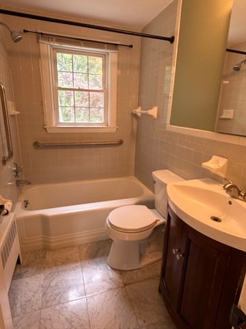7 Wayne Dr, Foxboro, MA 02035