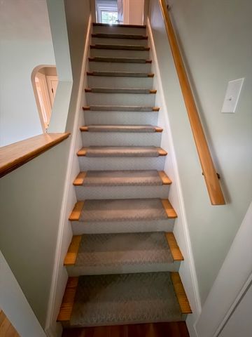 7 Wayne Dr, Foxboro, MA 02035