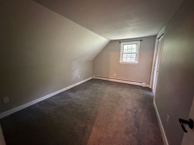 7 Wayne Dr, Foxboro, MA 02035