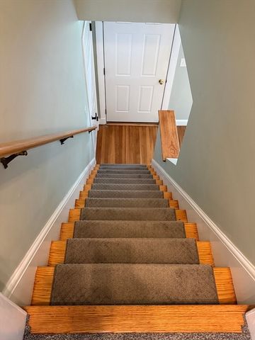 7 Wayne Dr, Foxboro, MA 02035