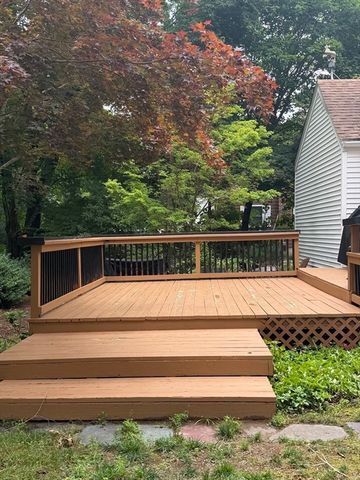 7 Wayne Dr, Foxboro, MA 02035