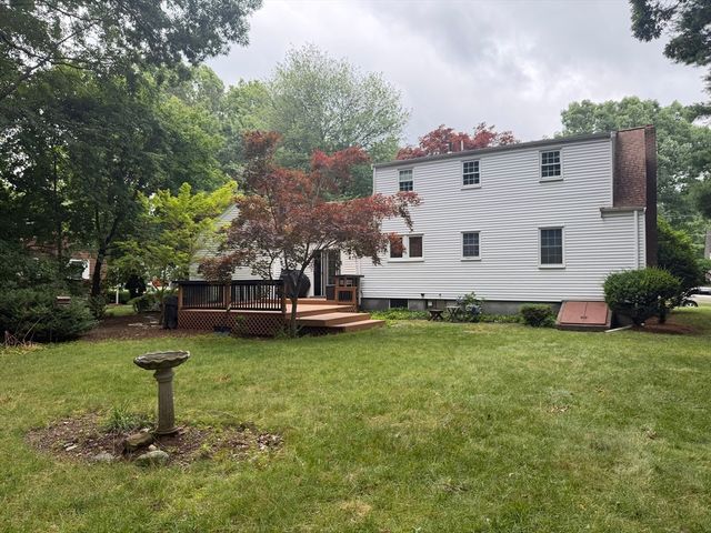 7 Wayne Dr, Foxboro, MA 02035