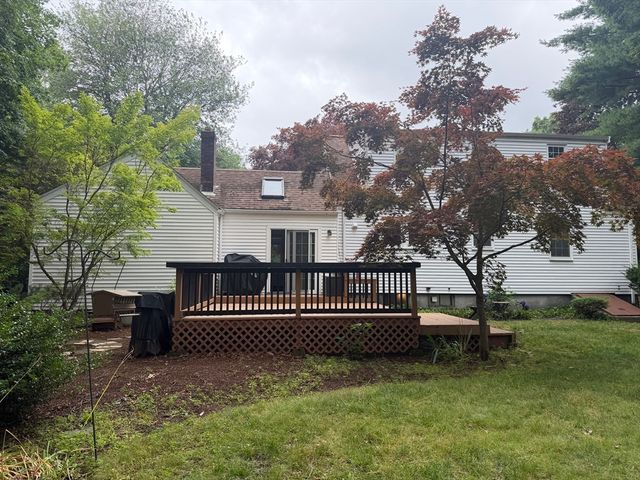 7 Wayne Dr, Foxboro, MA 02035