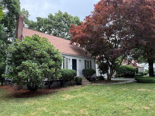 7 Wayne Dr, Foxboro, MA 02035