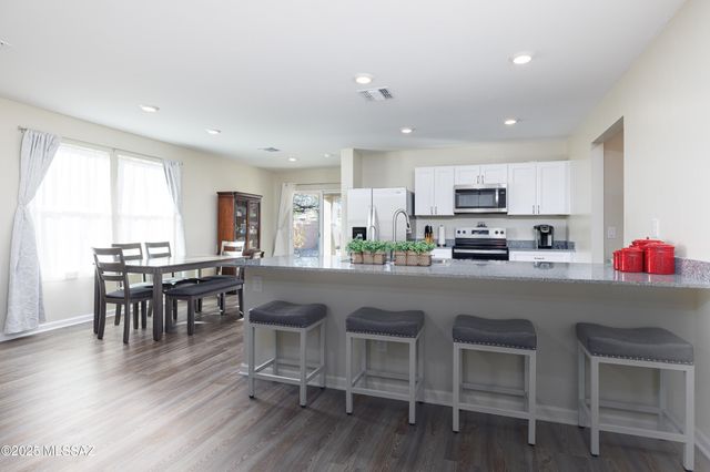1256 S Lenora Loop, Benson, AZ 85602