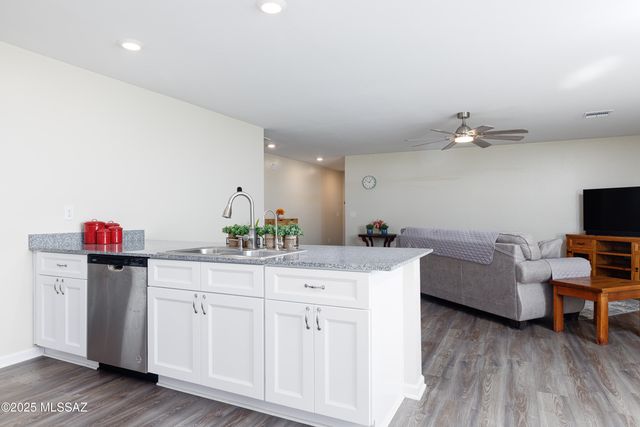 1256 S Lenora Loop, Benson, AZ 85602
