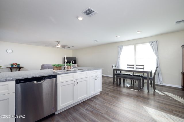 1256 S Lenora Loop, Benson, AZ 85602