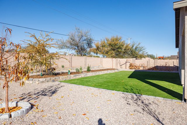 1256 S Lenora Loop, Benson, AZ 85602