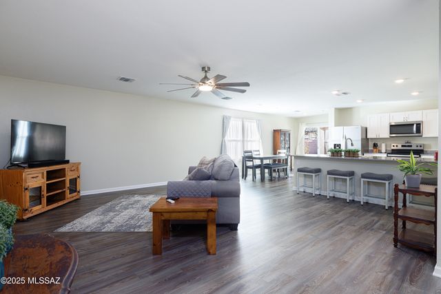 1256 S Lenora Loop, Benson, AZ 85602