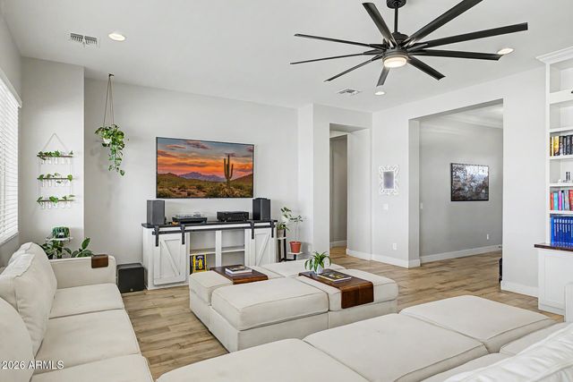 1789 E LOBO Street, San Tan Valley, AZ 85140
