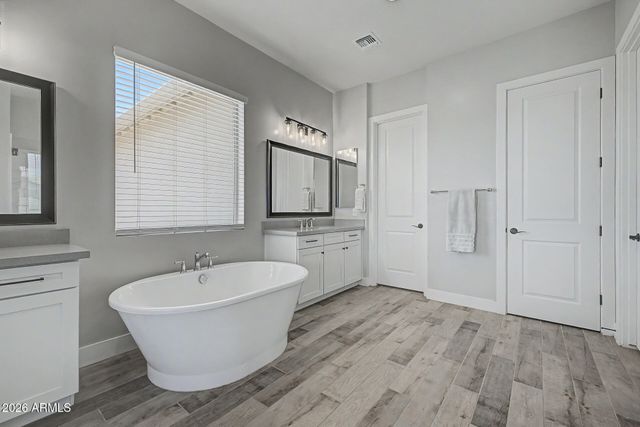 1789 E LOBO Street, San Tan Valley, AZ 85140