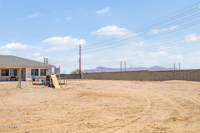 1789 E LOBO Street, San Tan Valley, AZ 85140
