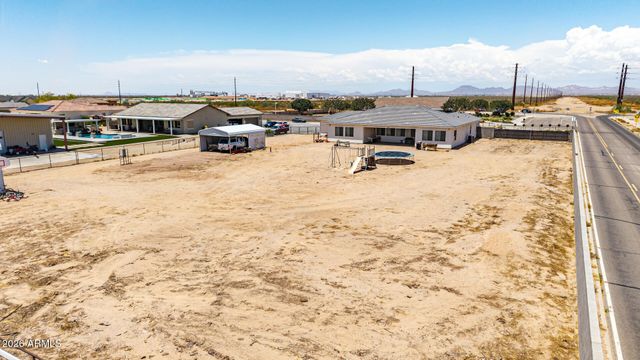 1789 E LOBO Street, San Tan Valley, AZ 85140