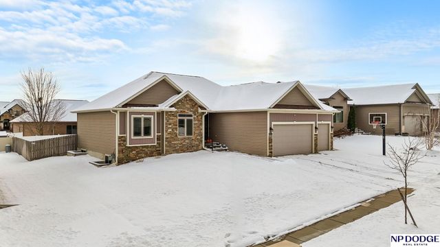 2841 Valley Stream Drive, Lincoln, NE 68516