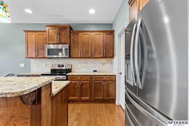 2841 Valley Stream Drive, Lincoln, NE 68516