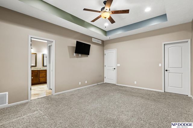 2841 Valley Stream Drive, Lincoln, NE 68516