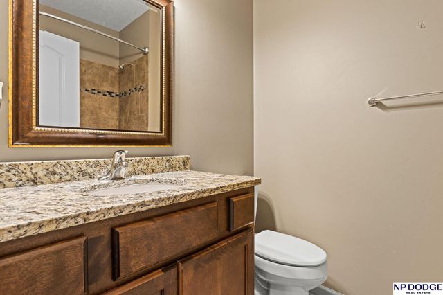 2841 Valley Stream Drive, Lincoln, NE 68516