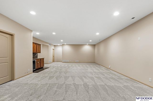 2841 Valley Stream Drive, Lincoln, NE 68516