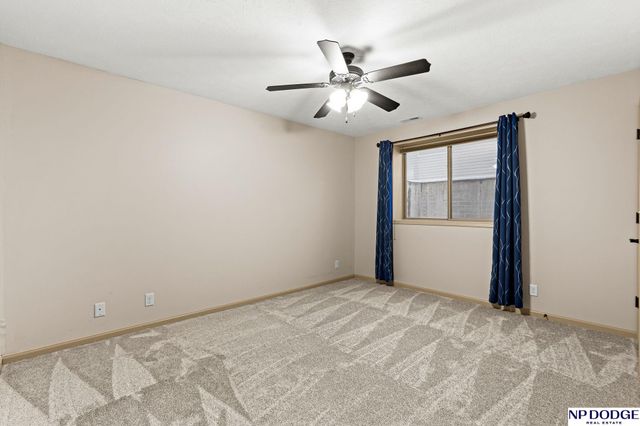 2841 Valley Stream Drive, Lincoln, NE 68516