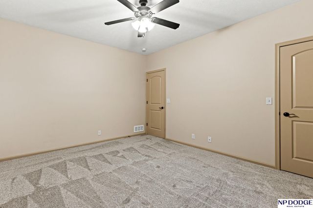 2841 Valley Stream Drive, Lincoln, NE 68516