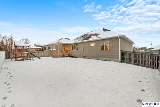 2841 Valley Stream Drive, Lincoln, NE 68516