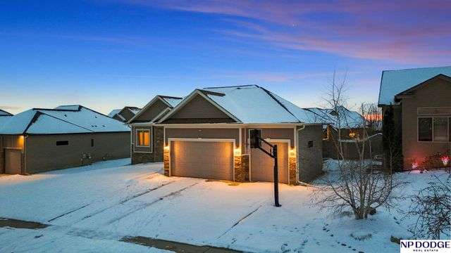 2841 Valley Stream Drive, Lincoln, NE 68516