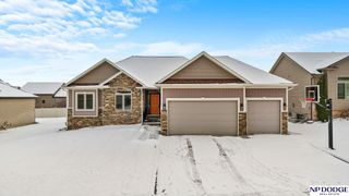 2841 Valley Stream Drive, Lincoln, NE 68516