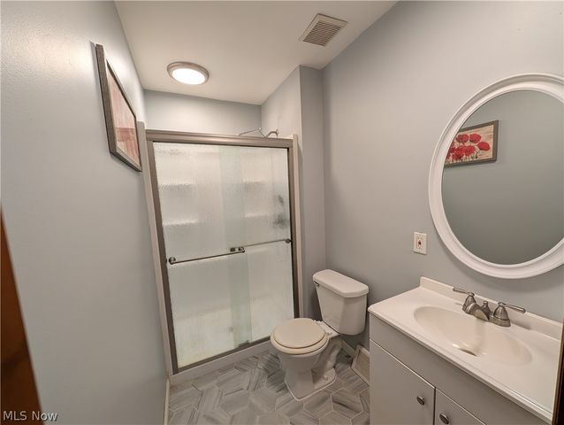 2000 Stake Drive, Green, OH 44232