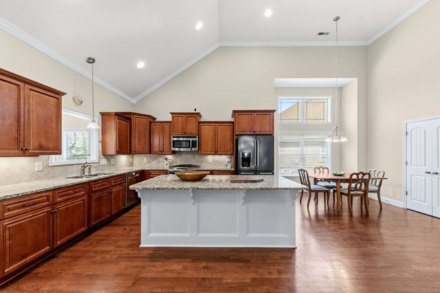 3021 Foust Dr, Spring Hill, TN 37174