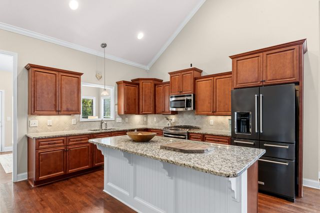 3021 Foust Dr, Spring Hill, TN 37174