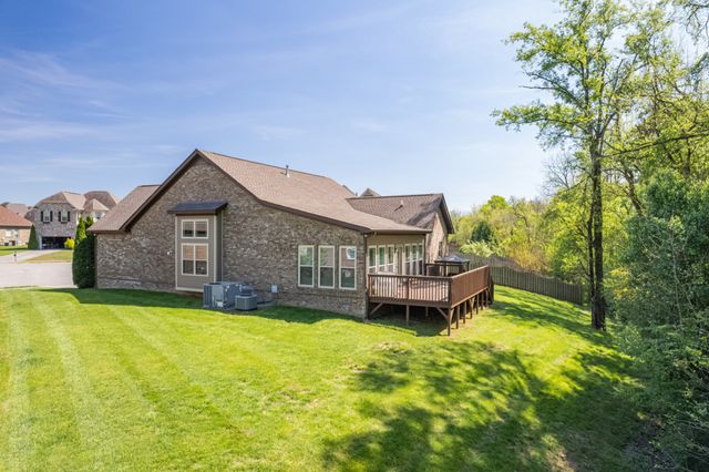 3021 Foust Dr, Spring Hill, TN 37174