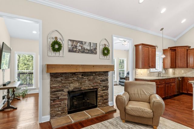 3021 Foust Dr, Spring Hill, TN 37174