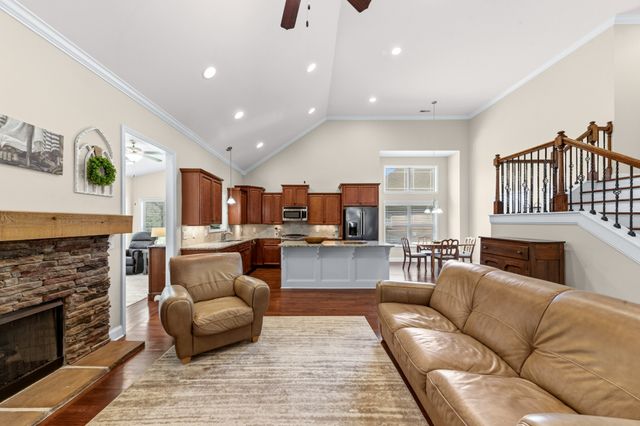 3021 Foust Dr, Spring Hill, TN 37174