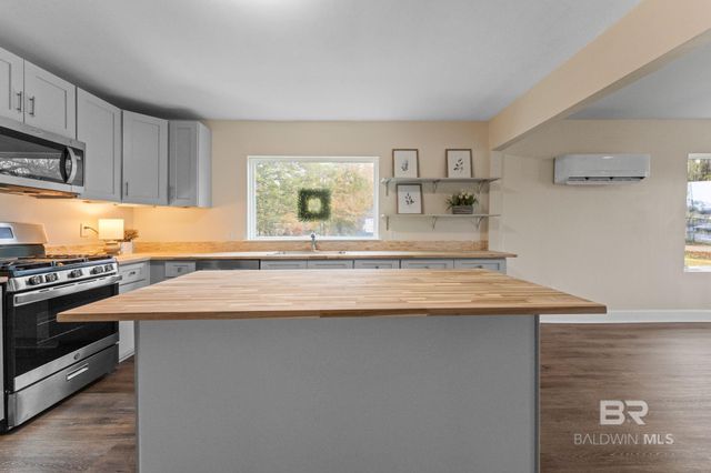 310 W Mango Street, Bay Minette, AL 36507