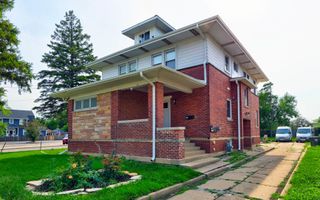 6 S Monterey Avenue B, Villa Park, IL 60181
