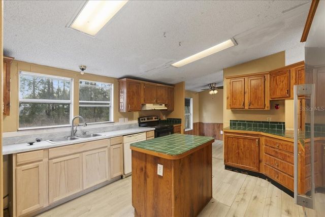 19227 SW 187TH AVENUE, Archer, FL 32618