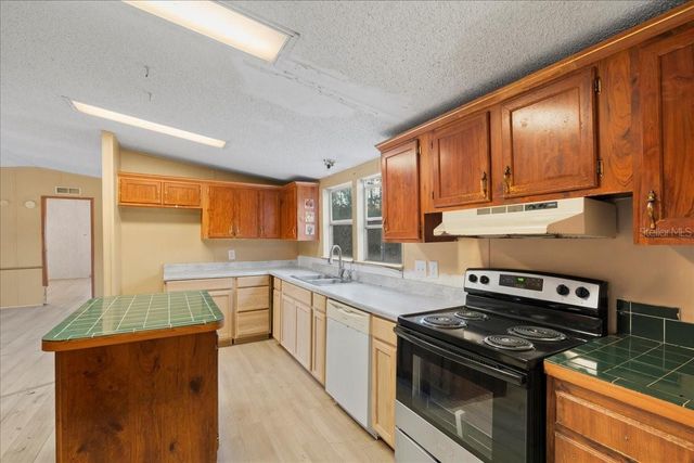 19227 SW 187TH AVENUE, Archer, FL 32618