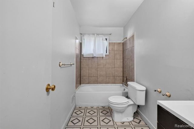 238 Seward Street, Pontiac, MI 48342