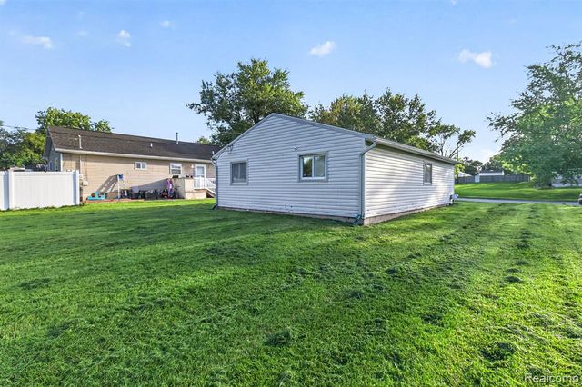 238 Seward Street, Pontiac, MI 48342