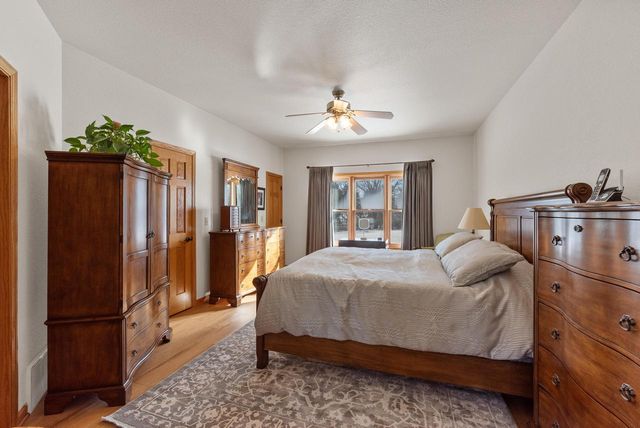 N5372 Loraine COURT, Fredonia, WI 53021