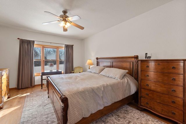 N5372 Loraine COURT, Fredonia, WI 53021