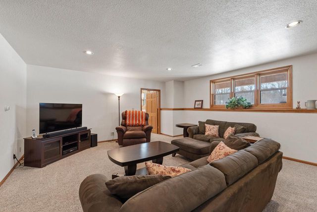 N5372 Loraine COURT, Fredonia, WI 53021