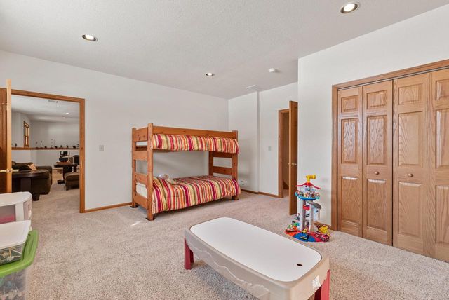 N5372 Loraine COURT, Fredonia, WI 53021