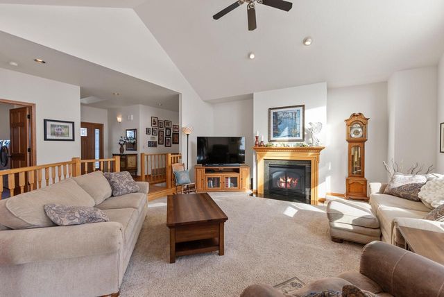 N5372 Loraine COURT, Fredonia, WI 53021