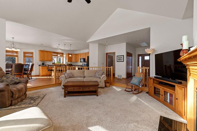 N5372 Loraine COURT, Fredonia, WI 53021