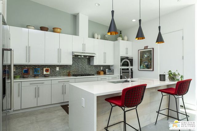 2990 N Farrell Drive, Palm Springs, CA 92262